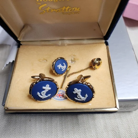 🌟🤩HOST PICK ⭐️🌟 WEDGWOOD set of CUFFLINKS and tie brooch pin - Picture 10 of 14